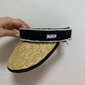 디올 JADIOR 라탄 썬캡