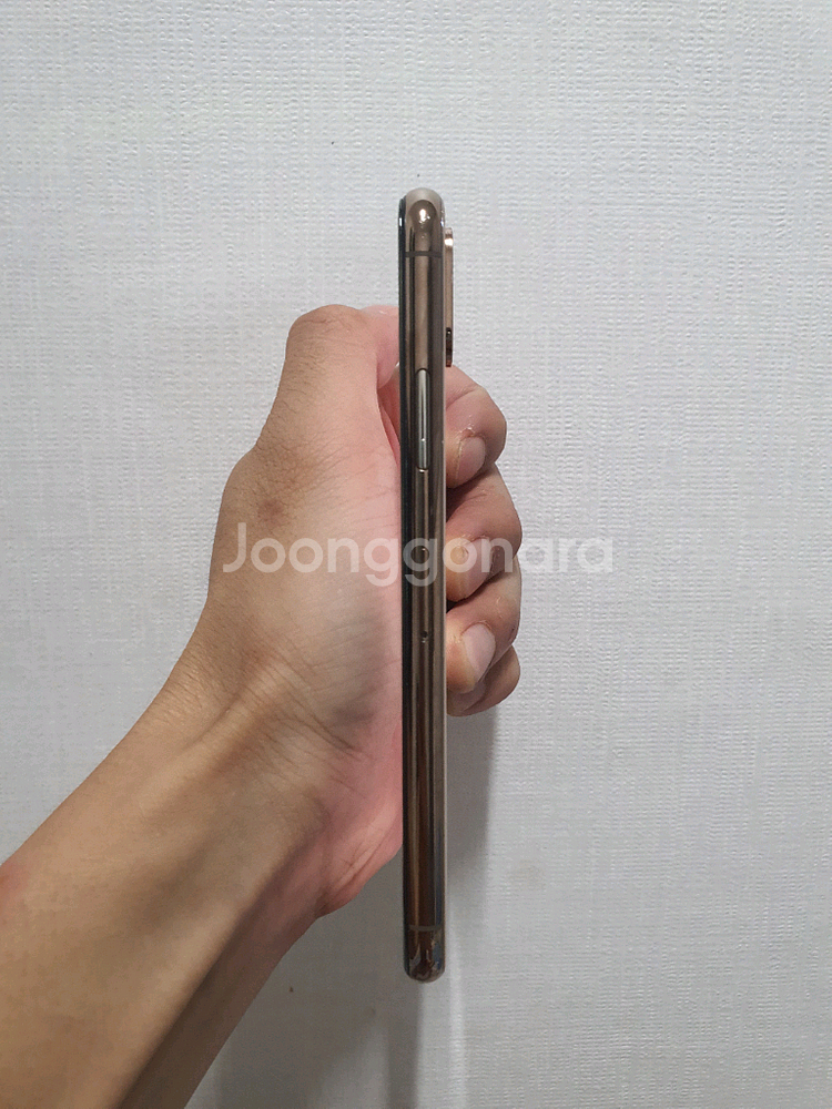 아이폰xs 골드64gb 팝니다.--4