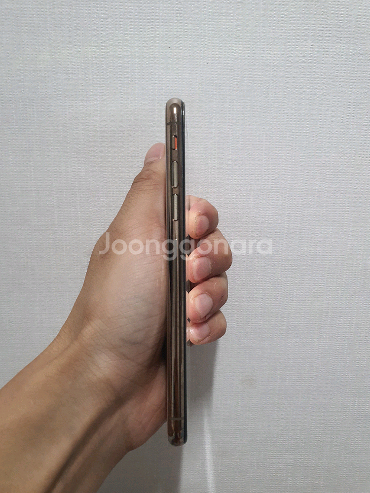 아이폰xs 골드64gb 팝니다.--5