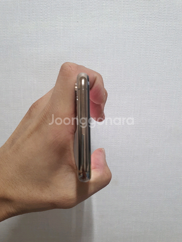 아이폰xs 골드64gb 팝니다.--6