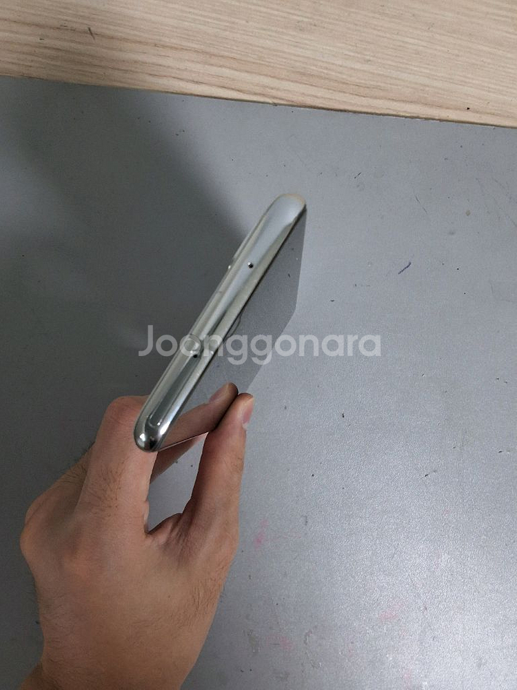 s급 갤럭시 s20 판매합니다--4