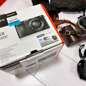 소니 A6000 미러리스 카메라