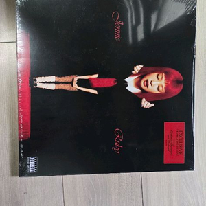 Jennie 제니 루비 투명레드컬러반