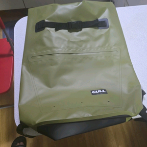 gull 올리브그린 방수백 팝니다