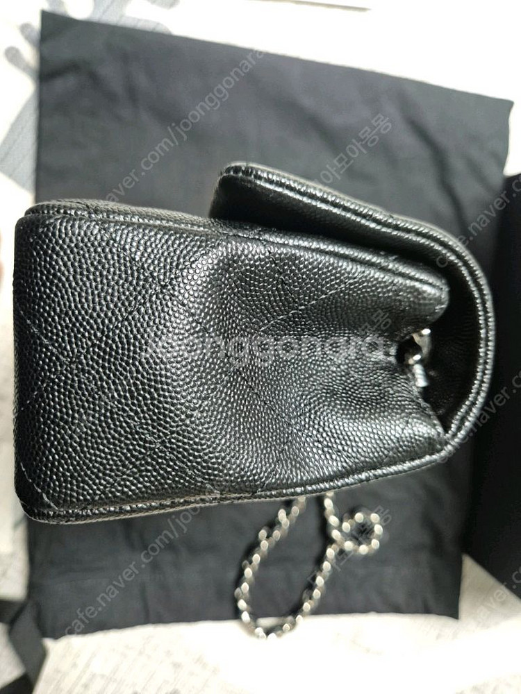 샤넬 뉴미니 캐비어 블랙 은장--3