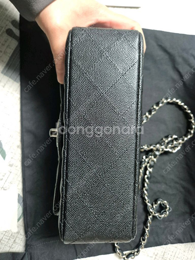 샤넬 뉴미니 캐비어 블랙 은장--4