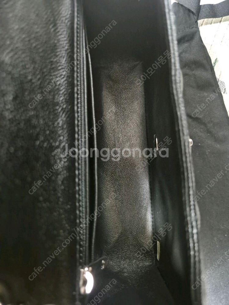 샤넬 뉴미니 캐비어 블랙 은장--6
