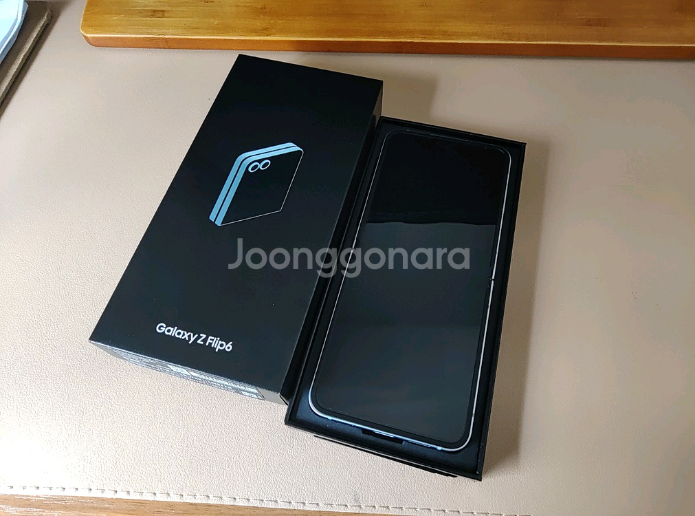 갤럭시 Z 플립6 블루 256GB 자급제 S급 풀박스--1