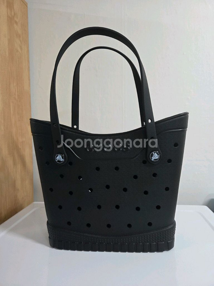 크록스가방 팔아요--0