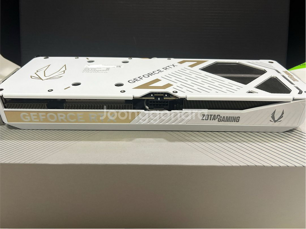 조택 RTX 5070 AMP 화이트 풀박스 as 5년--2