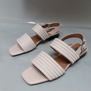 베라왕 램스킨 자수 샌들 250