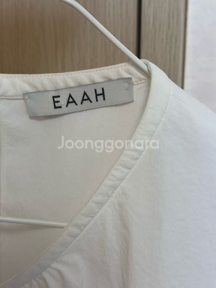 이아(EAAH) 오딘 블라우스--4