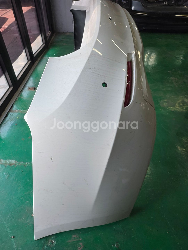 BMW F30 뒤범퍼 중고 판매합니다--2