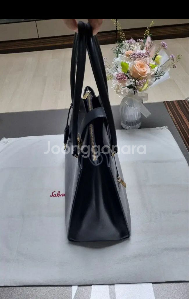 페라가모 마를린 토트백21D552(미디움.상태깨끗좋음--4