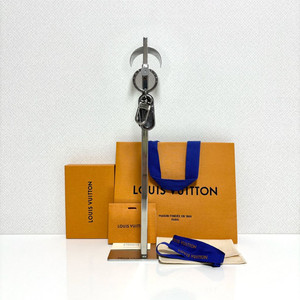 루이비통 LV 패디드 서클 백 키링