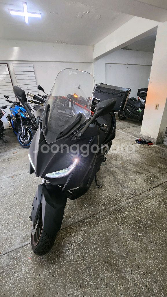 야마하 XMAX 스쿠터 22년식 300만원--2