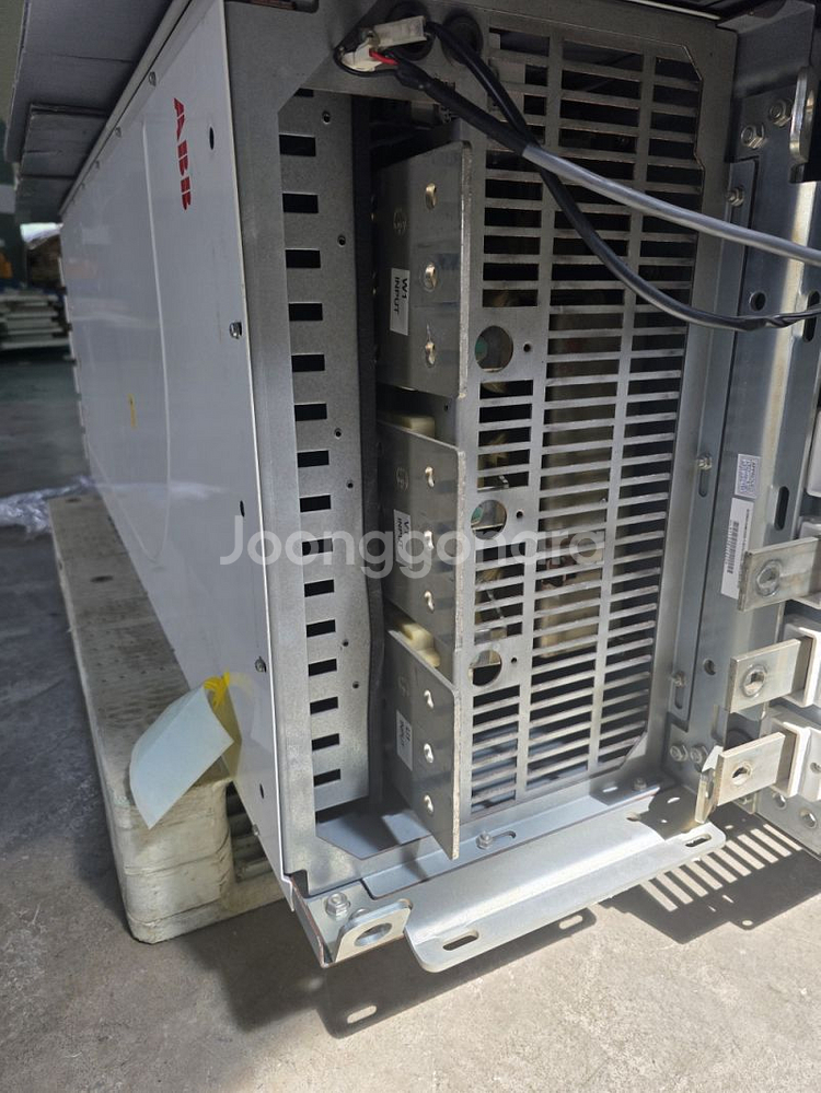 ABB 산업용 대형 인버터 ACS800-04M-0320--2