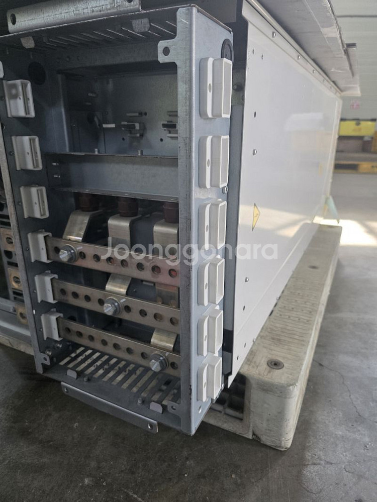 ABB 산업용 대형 인버터 ACS800-04M-0320--3