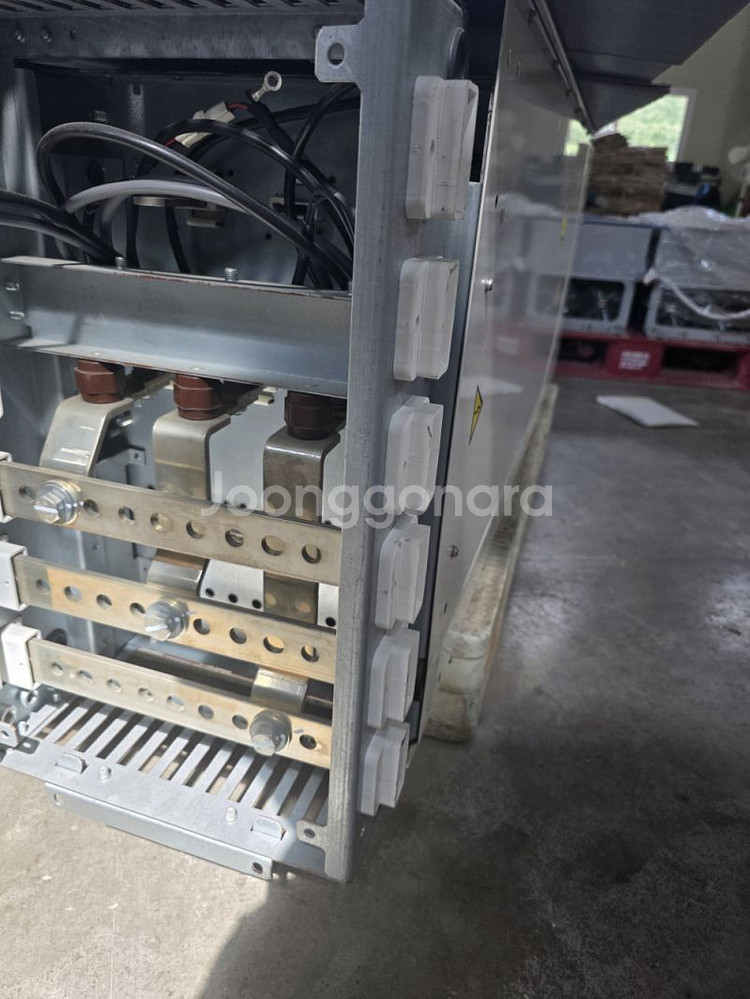 ABB 산업용 대형 인버터 ACS800-04M-0320--7