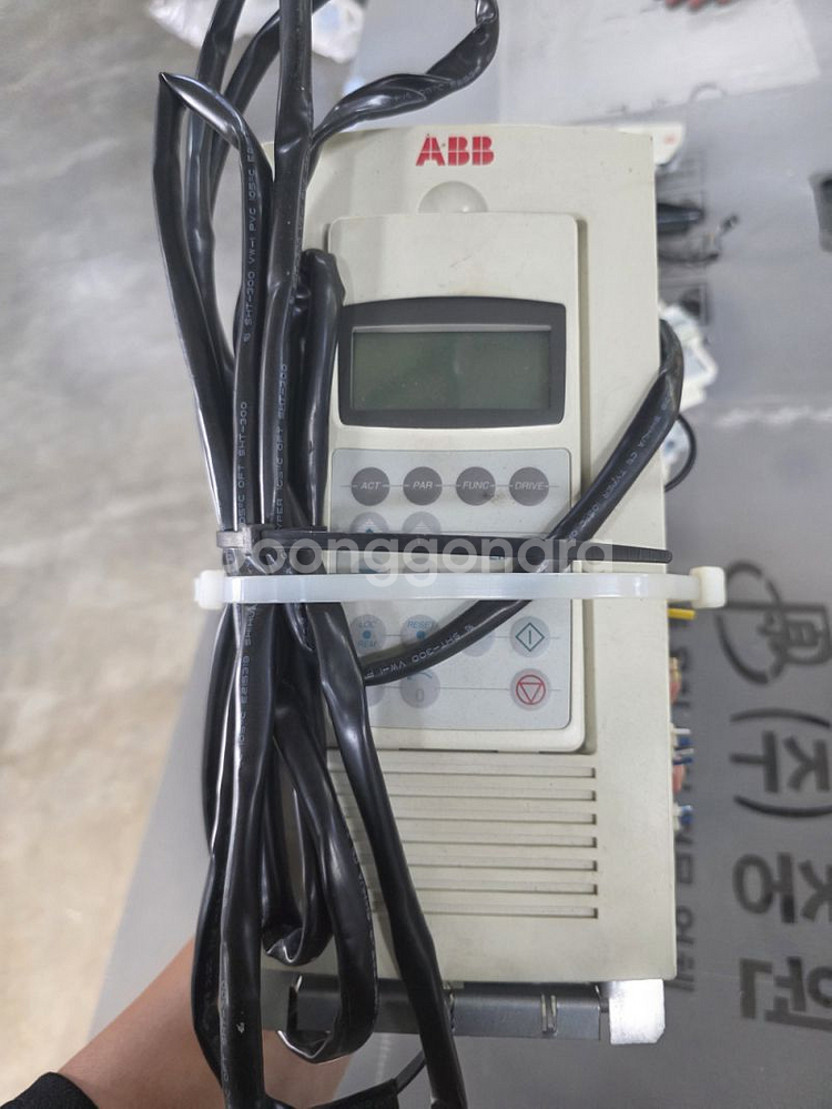 ABB 산업용 대형 인버터 ACS800-04M-0320--8