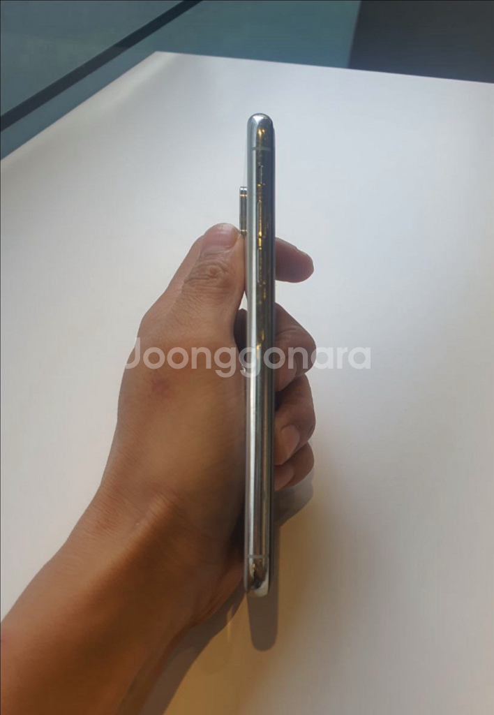 아이폰xs 실버 256gb a급 팝니다.--2