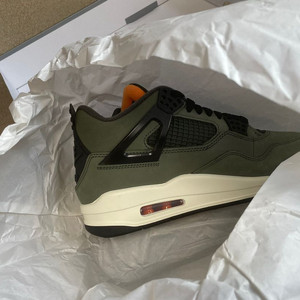 조던4 언디핏 undefeated 260사이즈