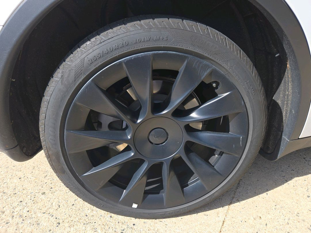 모델 Y 20인치 인덕션 휠 교환--2