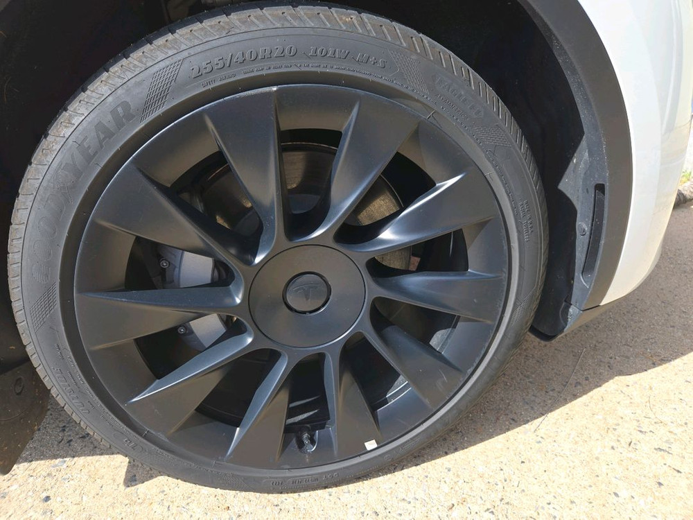 모델 Y 20인치 인덕션 휠 교환--3