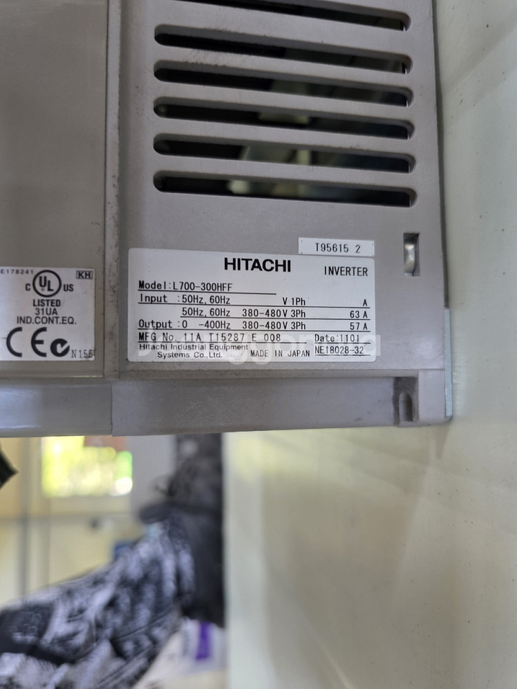 히타치 인버터 L700-300HFF 2대--1