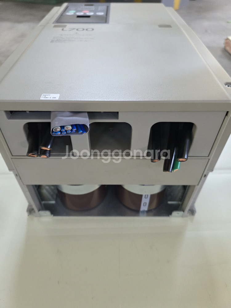 히타치 인버터 L700-300HFF 2대--3
