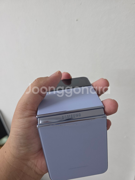 갤럭시 Z플립4 블루 256기가 SS급 팝니다--6