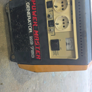 캠핑용 방음형 발전기 팝니다(로빈엔진)