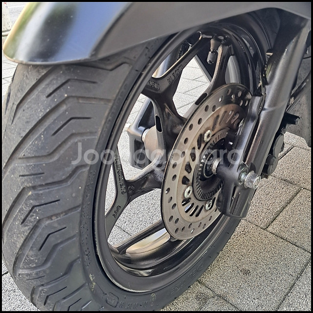 혼다 PCX125 ABS 4만키로 타이어 전,후 교체--8