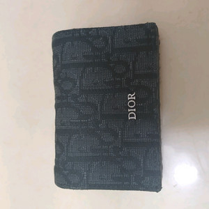 디올 카드지갑 판매합니다