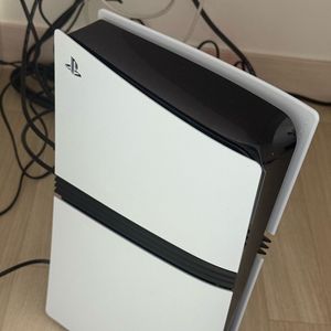 플스5프로+기타구성품 팝니다. (신품급)