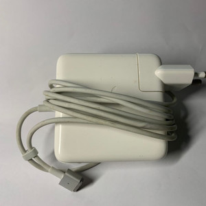 정품 60W 맥세이프2 a1435 충전기 팔아요
