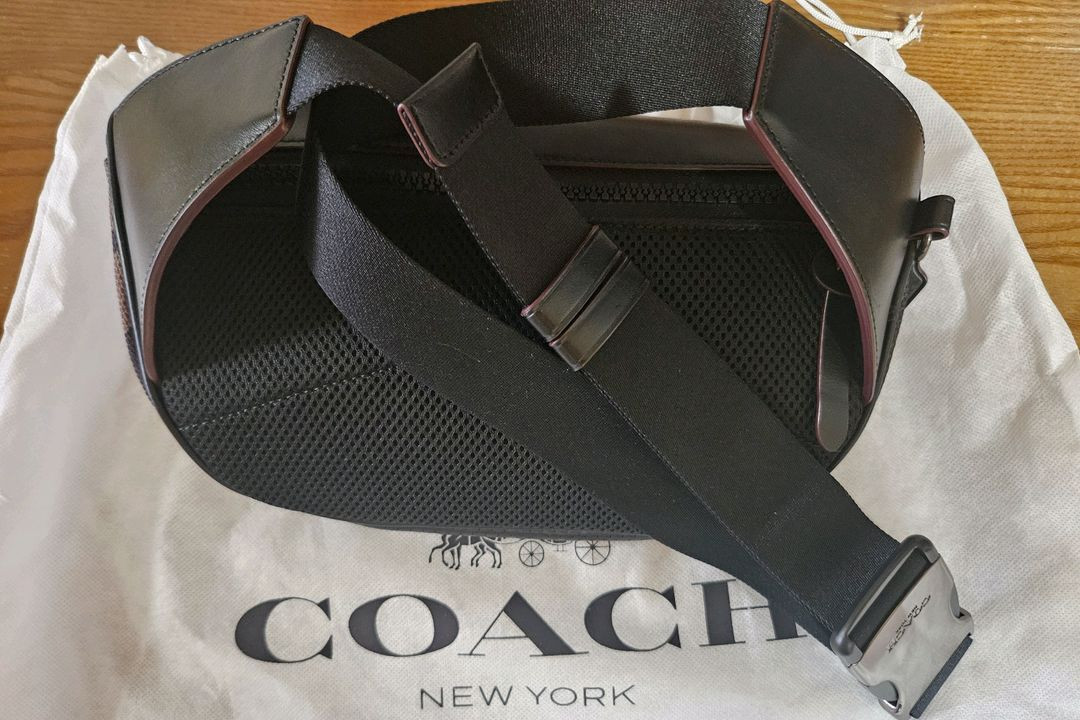코치 벨트백 슬링백 14만원에 판매합니다--1