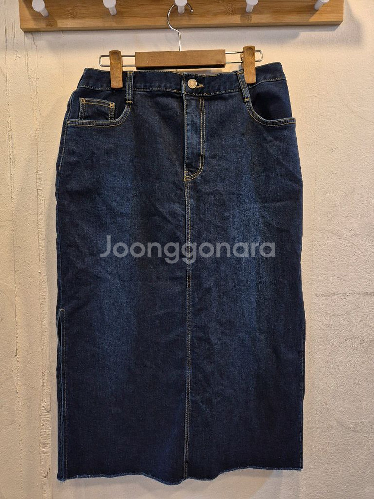 LOOK AT ME 데님 스커트(새상품)--0