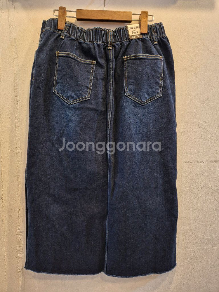 LOOK AT ME 데님 스커트(새상품)--2