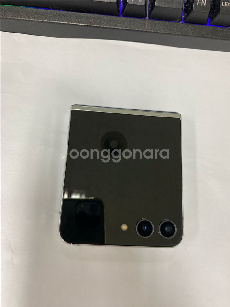KT 갤럭시Z플립5 민트 SS급 256G 무잔상--1