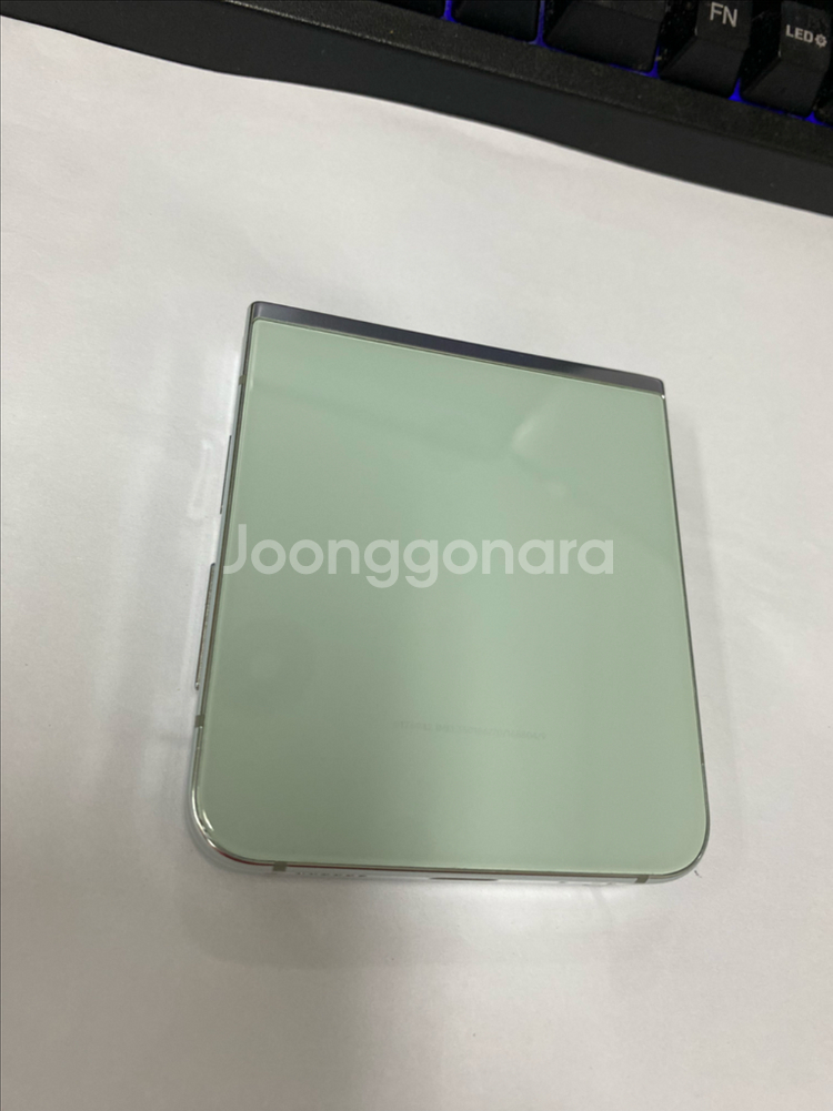 KT 갤럭시Z플립5 민트 SS급 256G 무잔상--2