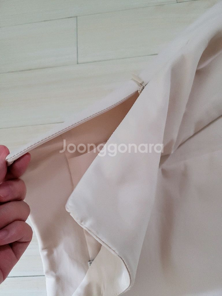 썸제이 플레어 스커트 아이보리 m사이즈--2