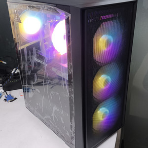 9600x 32g메모리 RTX5070 게임용 컴퓨터