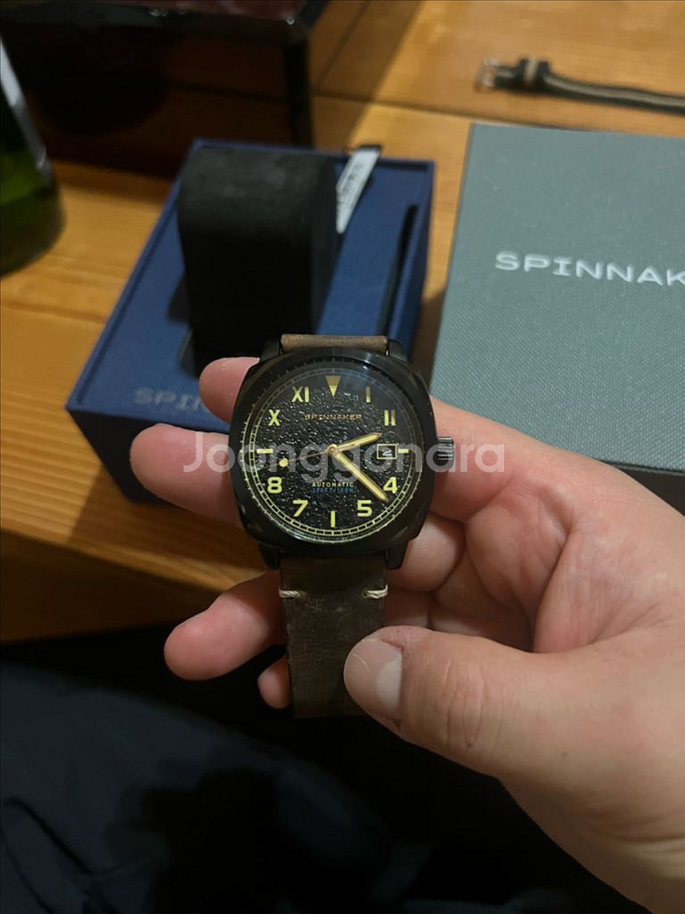 스피나커 헐 오토매틱 모델 판매합니다.--0