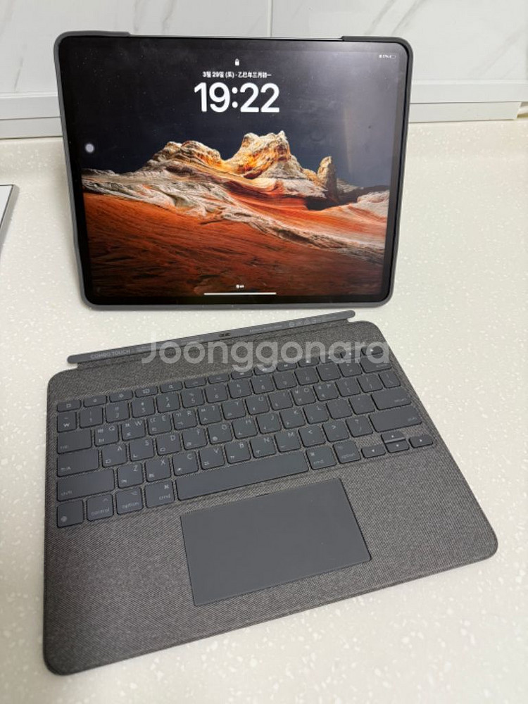 아이패드 프로 12.9 M1 256G 로지텍키보드케이스--2