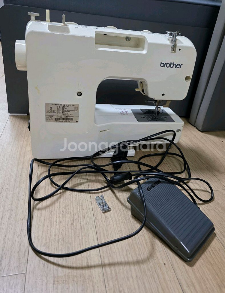 브라더 미싱기 SF2700 (본체+페달)--3