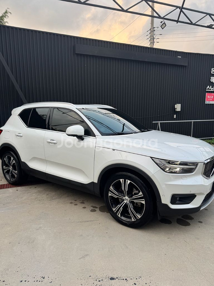 볼보 xc40 b4 인스크립션--1