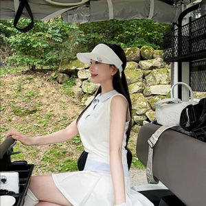 버뮤다그래스 배색 니트 베스트 화이트 새상품