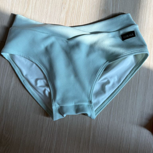 포럴폴웨어 쇼츠