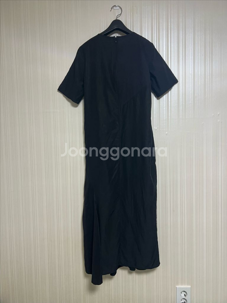 COS 블랙 플레어 원피스--1